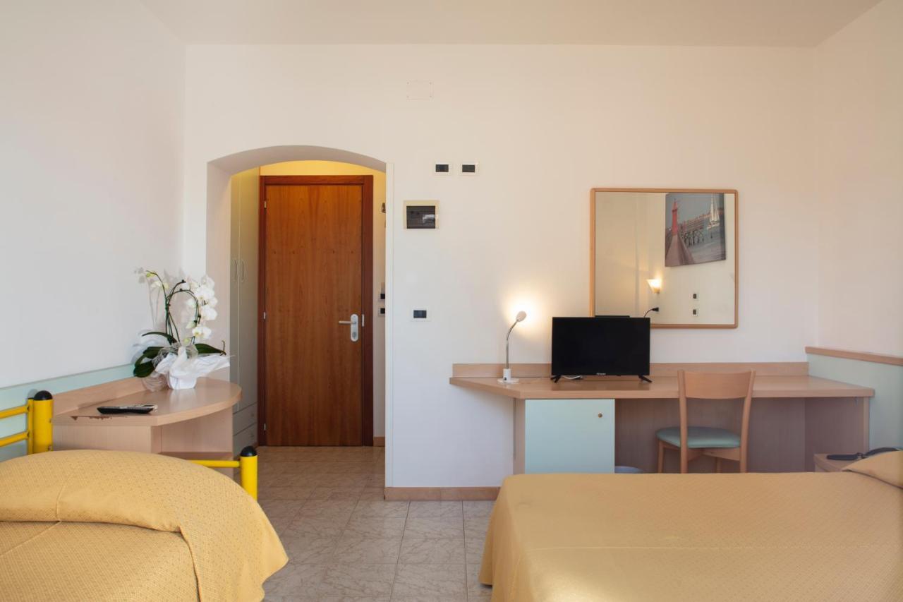 Hotel Pelikan Λινιάνο Σαμπιαντόρο Εξωτερικό φωτογραφία