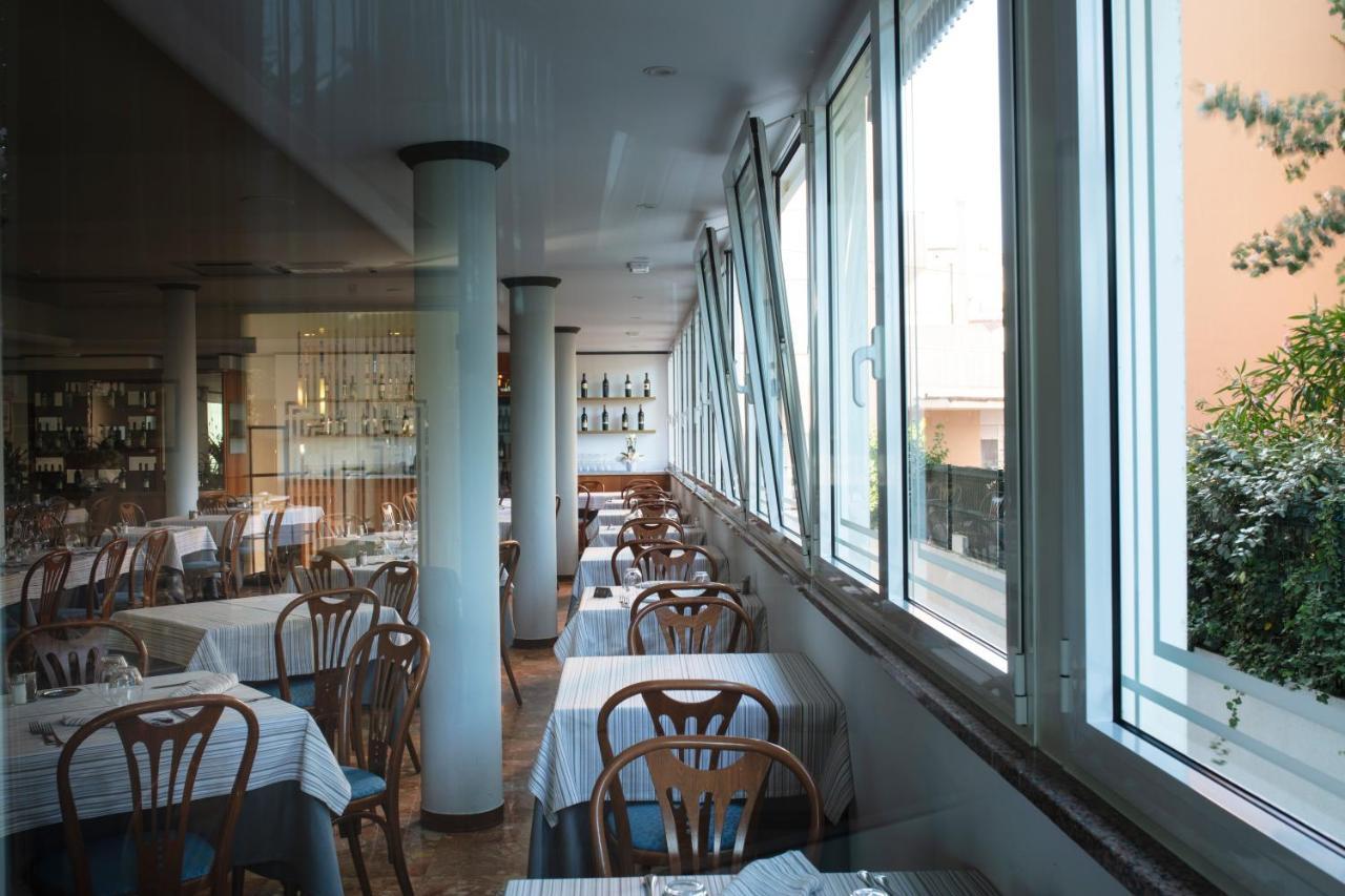 Hotel Pelikan Λινιάνο Σαμπιαντόρο Εξωτερικό φωτογραφία