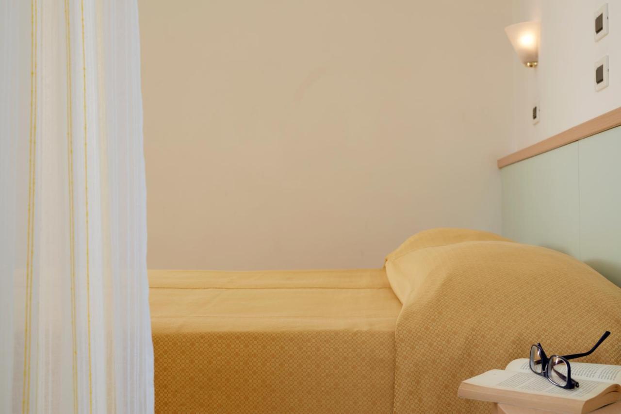 Hotel Pelikan Λινιάνο Σαμπιαντόρο Εξωτερικό φωτογραφία