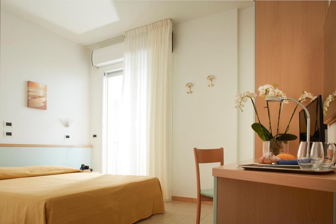 Hotel Pelikan Λινιάνο Σαμπιαντόρο Εξωτερικό φωτογραφία