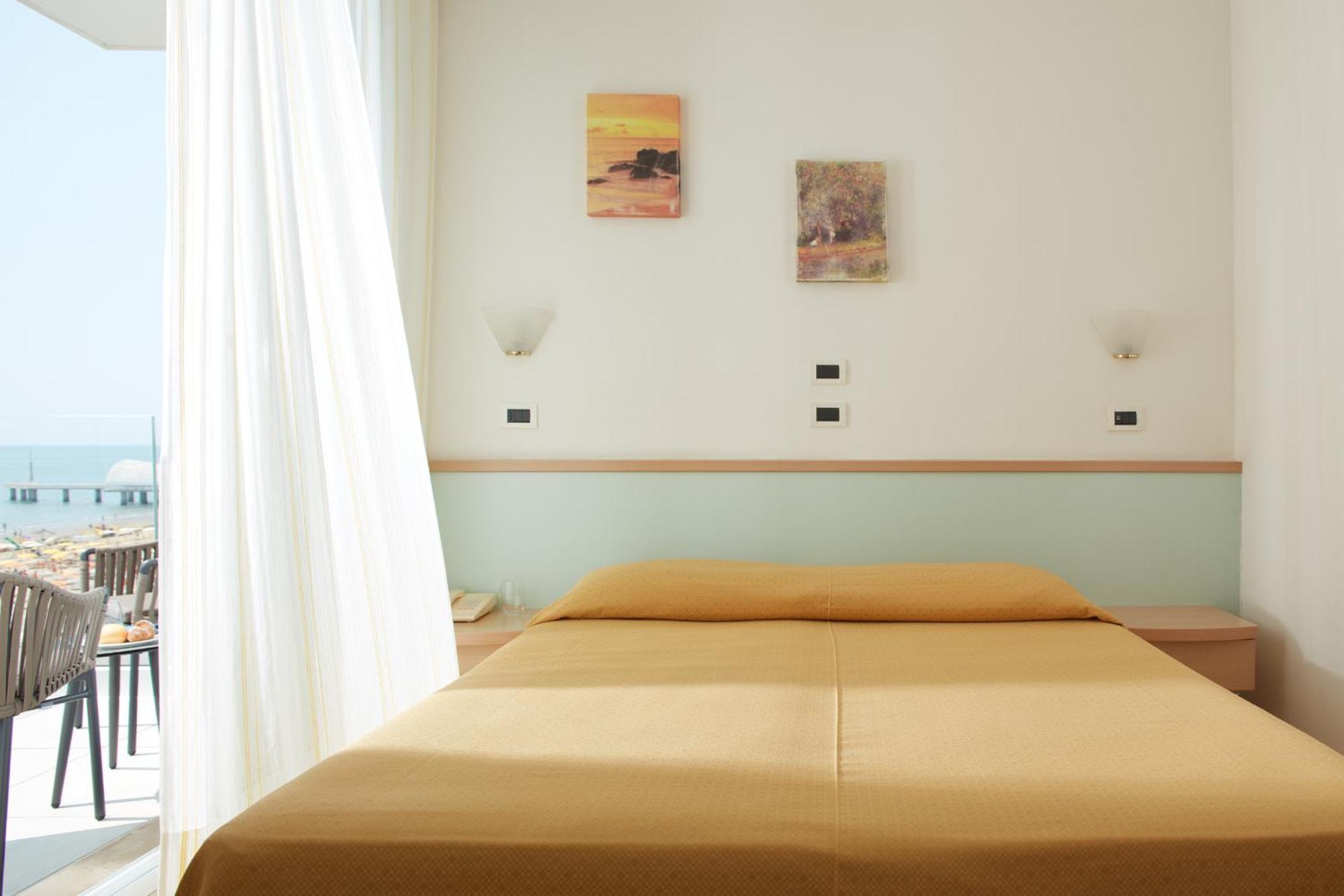 Hotel Pelikan Λινιάνο Σαμπιαντόρο Εξωτερικό φωτογραφία