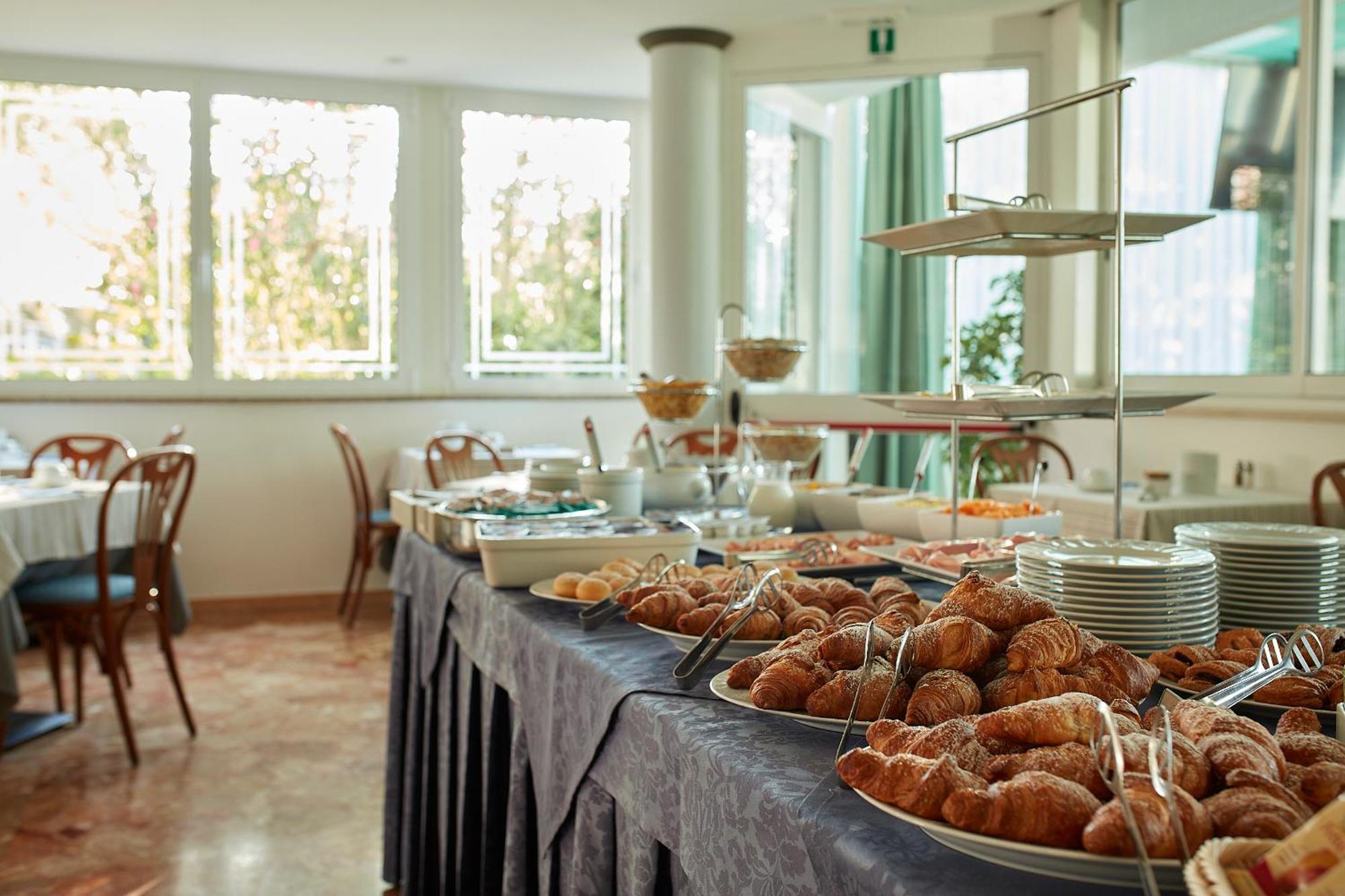 Hotel Pelikan Λινιάνο Σαμπιαντόρο Εξωτερικό φωτογραφία